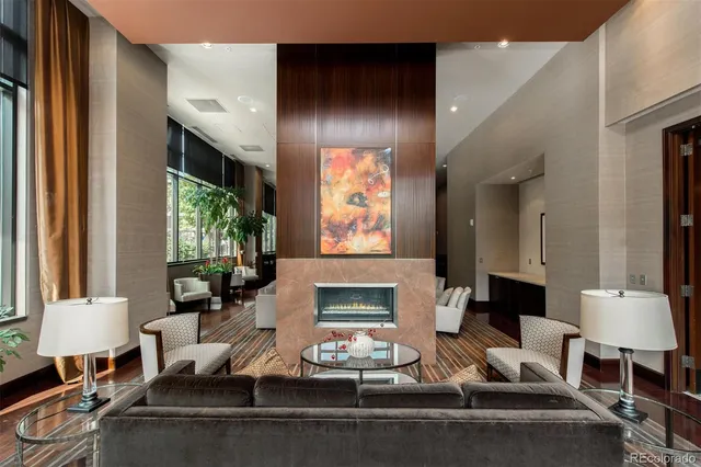 $2,400 | 2990 East 17th Avenue, Unit 806, Denver, CO 80206