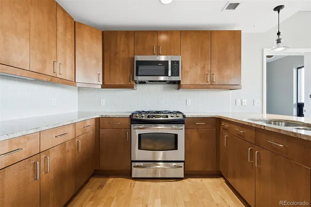 $2,400 | 2990 East 17th Avenue, Unit 806, Denver, CO 80206