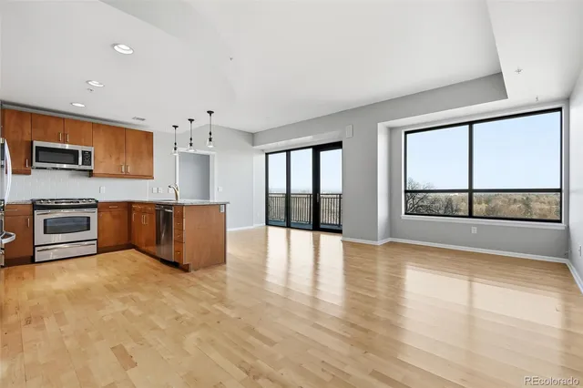 $2,400 | 2990 East 17th Avenue, Unit 806, Denver, CO 80206