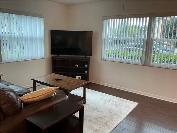 $1,600 | 2525 West Bay Drive, Unit E14, Belleair Bluffs, FL 33770