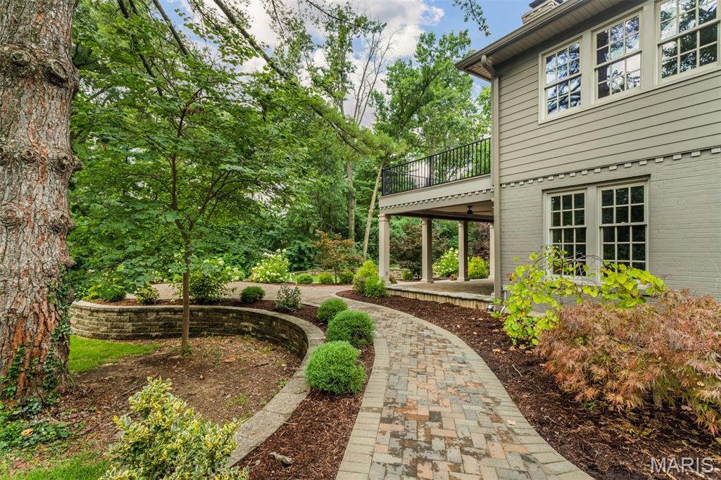 10928 Clayton Road St. Louis, MO 63131 - Photo 8 of 32