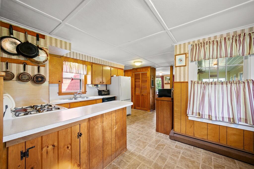 490 Smithfield Road Belgrade, ME 04917 - Photo 9 of 36 Kitchen