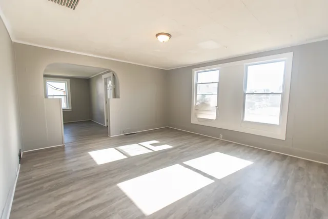 $76,000 | 410 West 5th Street, Sterling, IL 61081