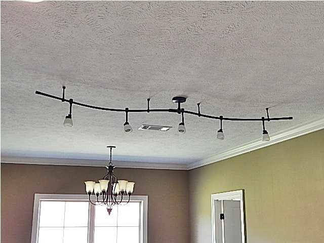 103 Springmeade Road Clinton, MS 39056 - Photo 27 of 37 Track lighting in the breakast area