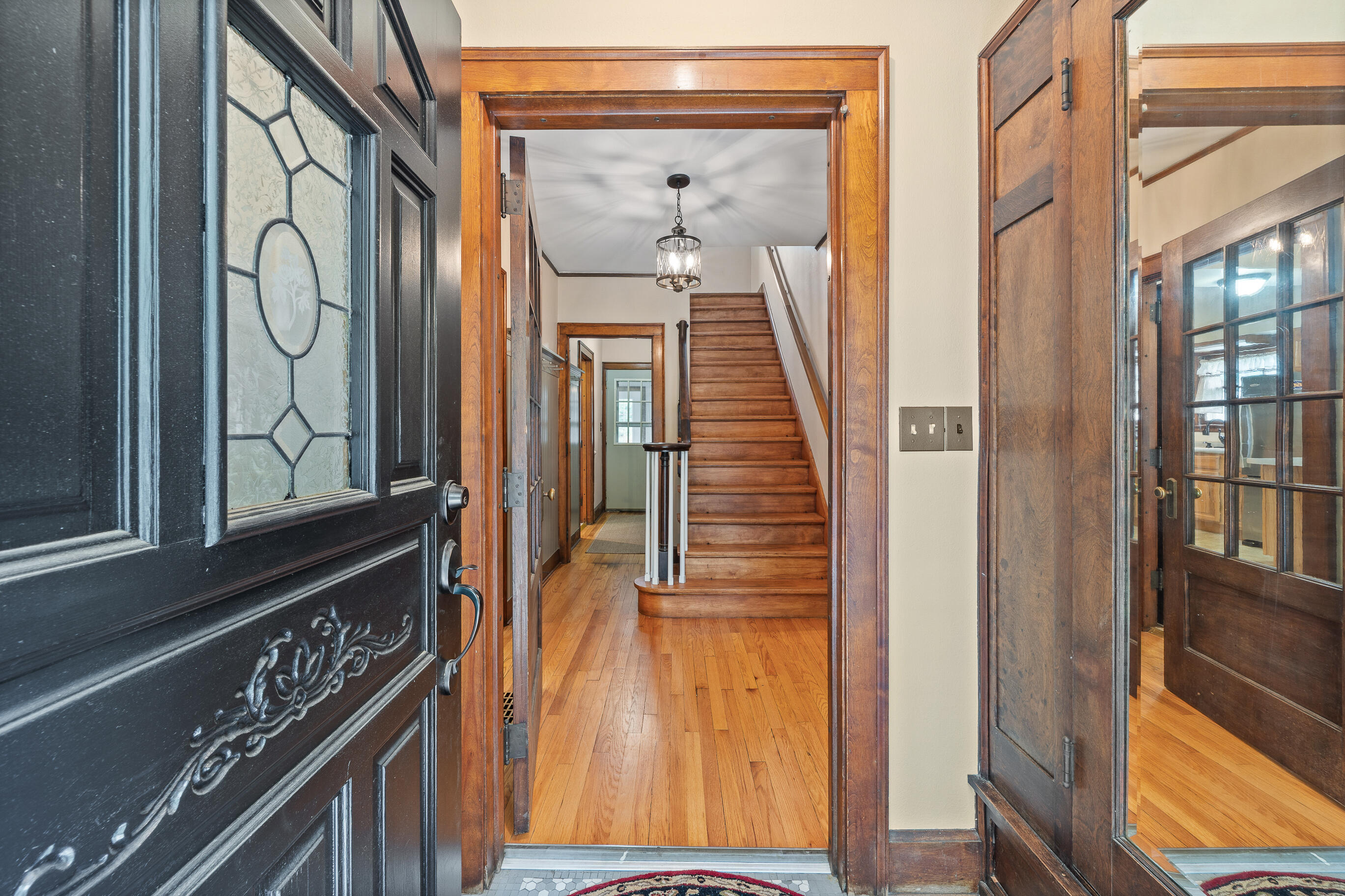 1105 Barnes Street Delavan, WI 53115 - Photo 4 of 52 Entry