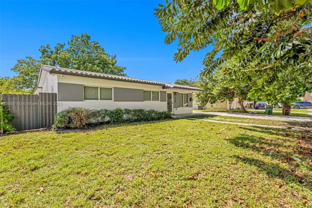 a house view with a outdoor space