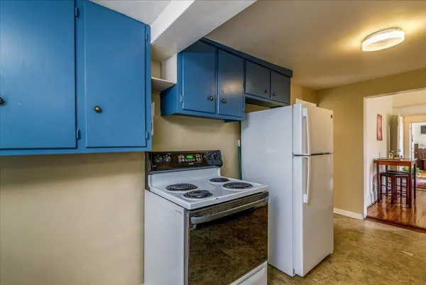 $1,200 | 2202 Broadway Avenue Southwest, Unit C, Roanoke, VA 24014
