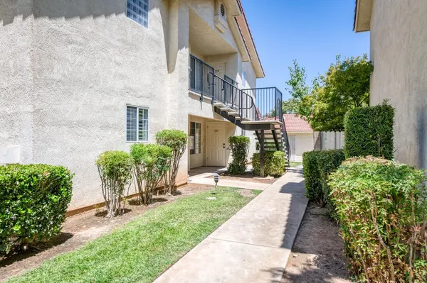 $280,000 | 1542 East Alluvial Avenue, Unit 119, Fresno, CA 93720