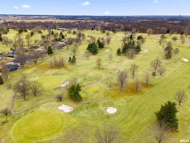 $369,500 | 3316 Sheridan Road, Pekin, IL 61554