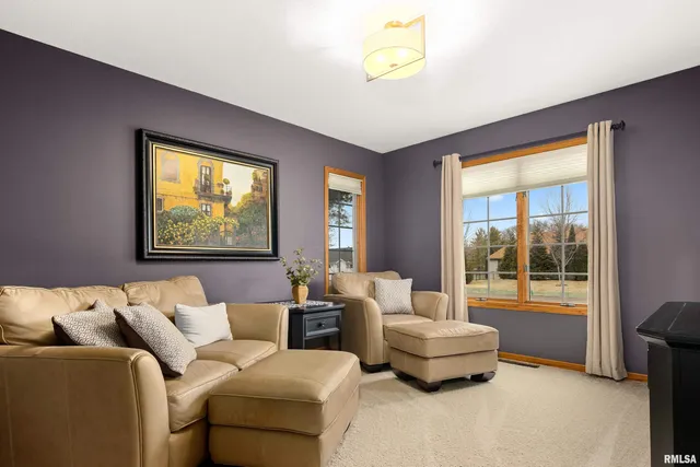 $369,500 | 3316 Sheridan Road, Pekin, IL 61554