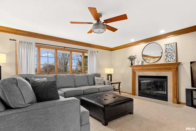 $369,500 | 3316 Sheridan Road, Pekin, IL 61554