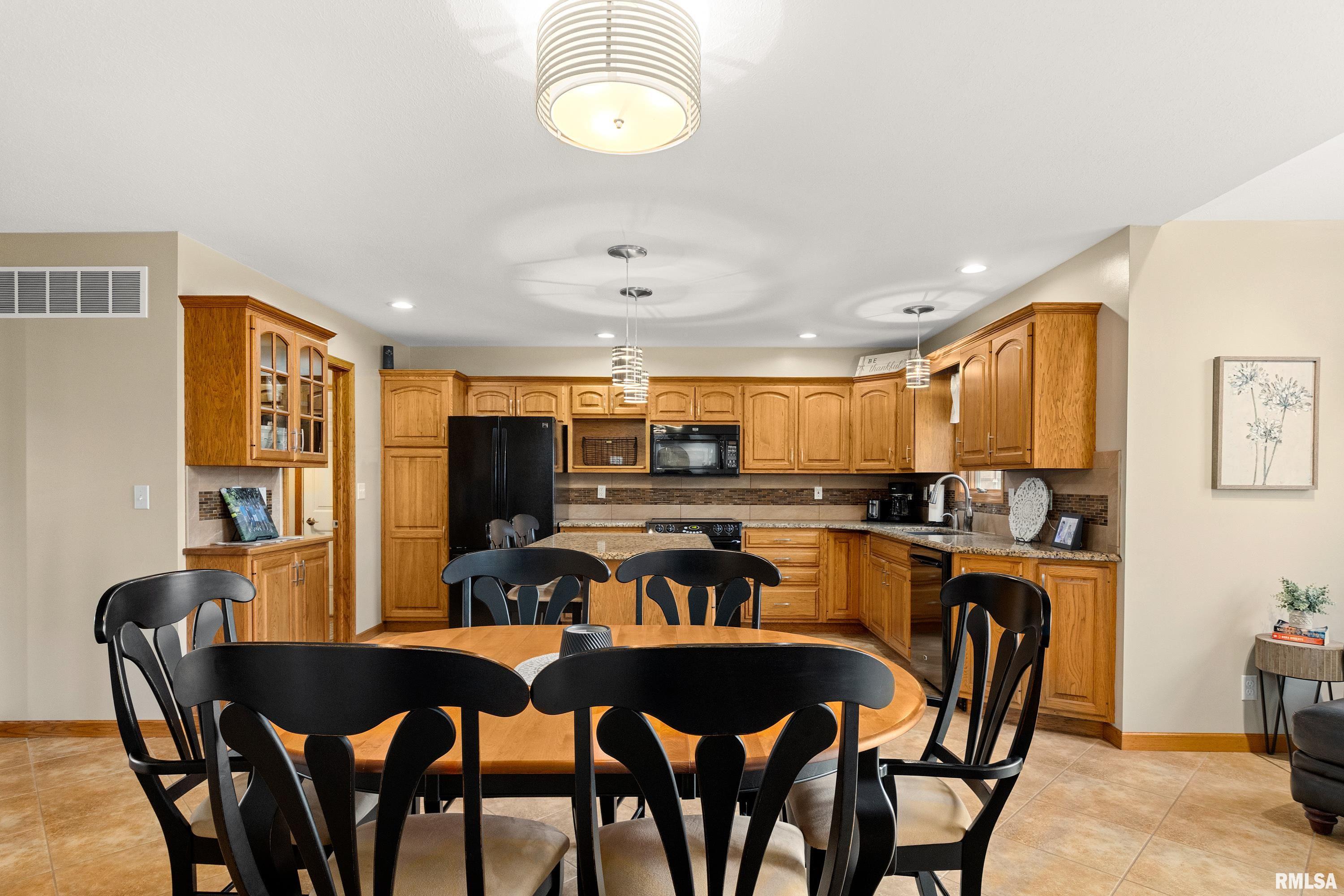 3316 Sheridan Road Pekin, IL 61554 - Photo 30 of 61