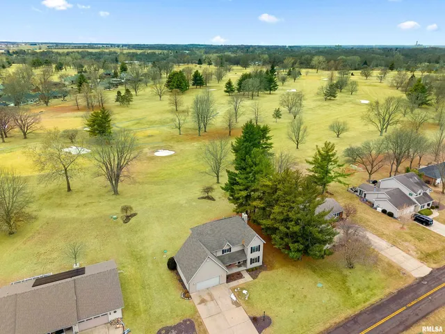 $369,500 | 3316 Sheridan Road, Pekin, IL 61554