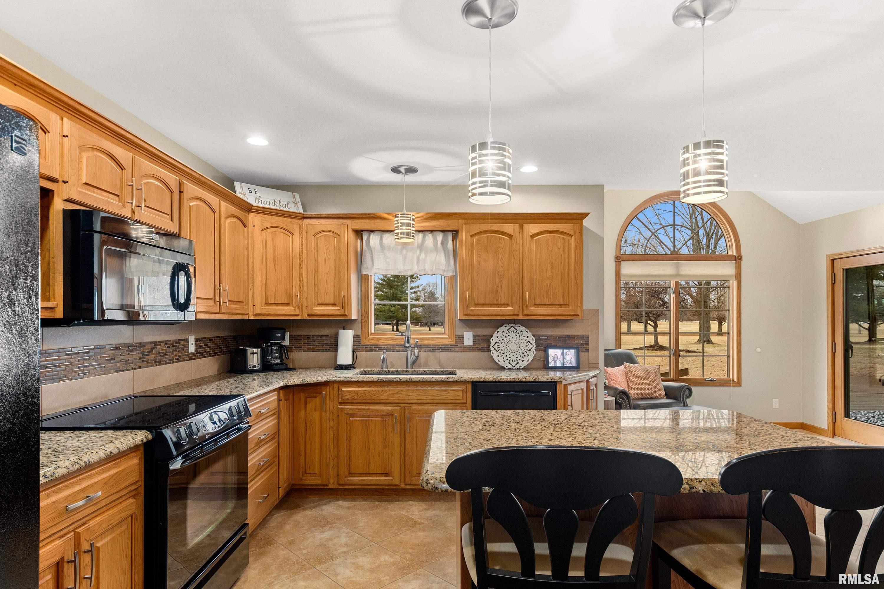 3316 Sheridan Road Pekin, IL 61554 - Photo 31 of 61