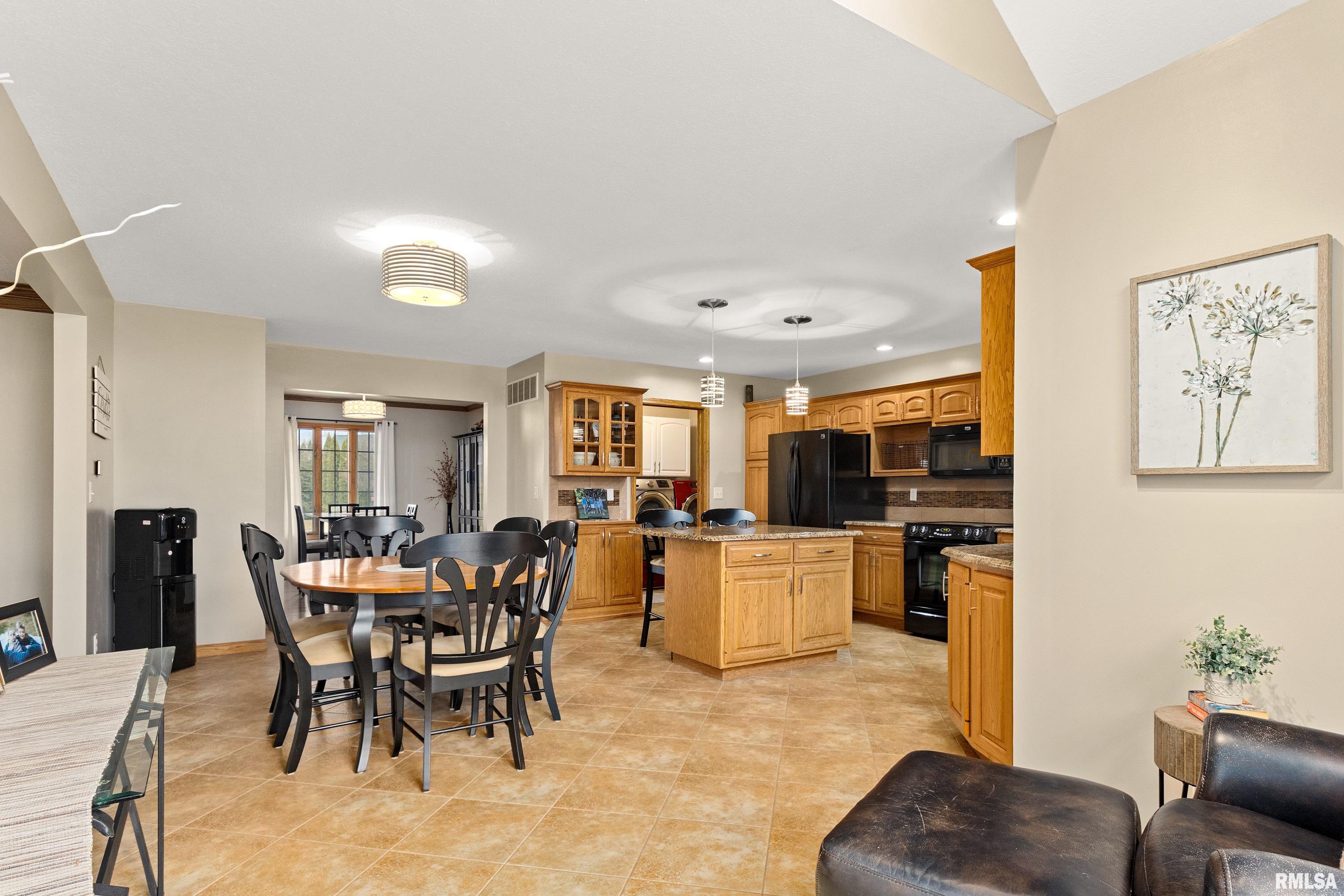 3316 Sheridan Road Pekin, IL 61554 - Photo 32 of 61