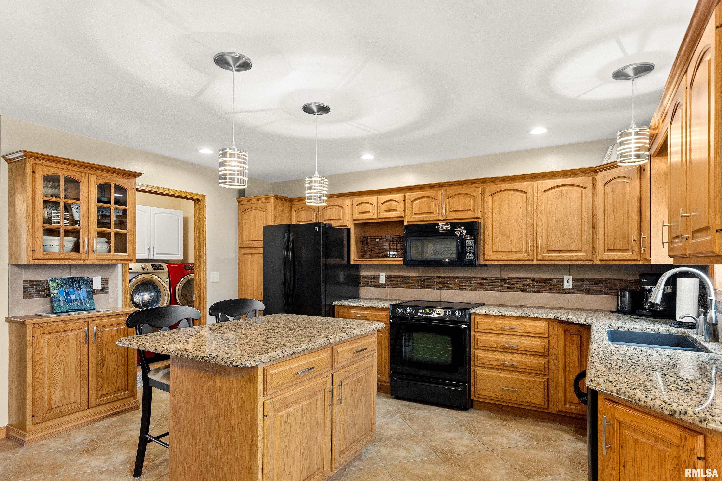 3316 Sheridan Road Pekin, IL 61554 - Photo 35 of 61