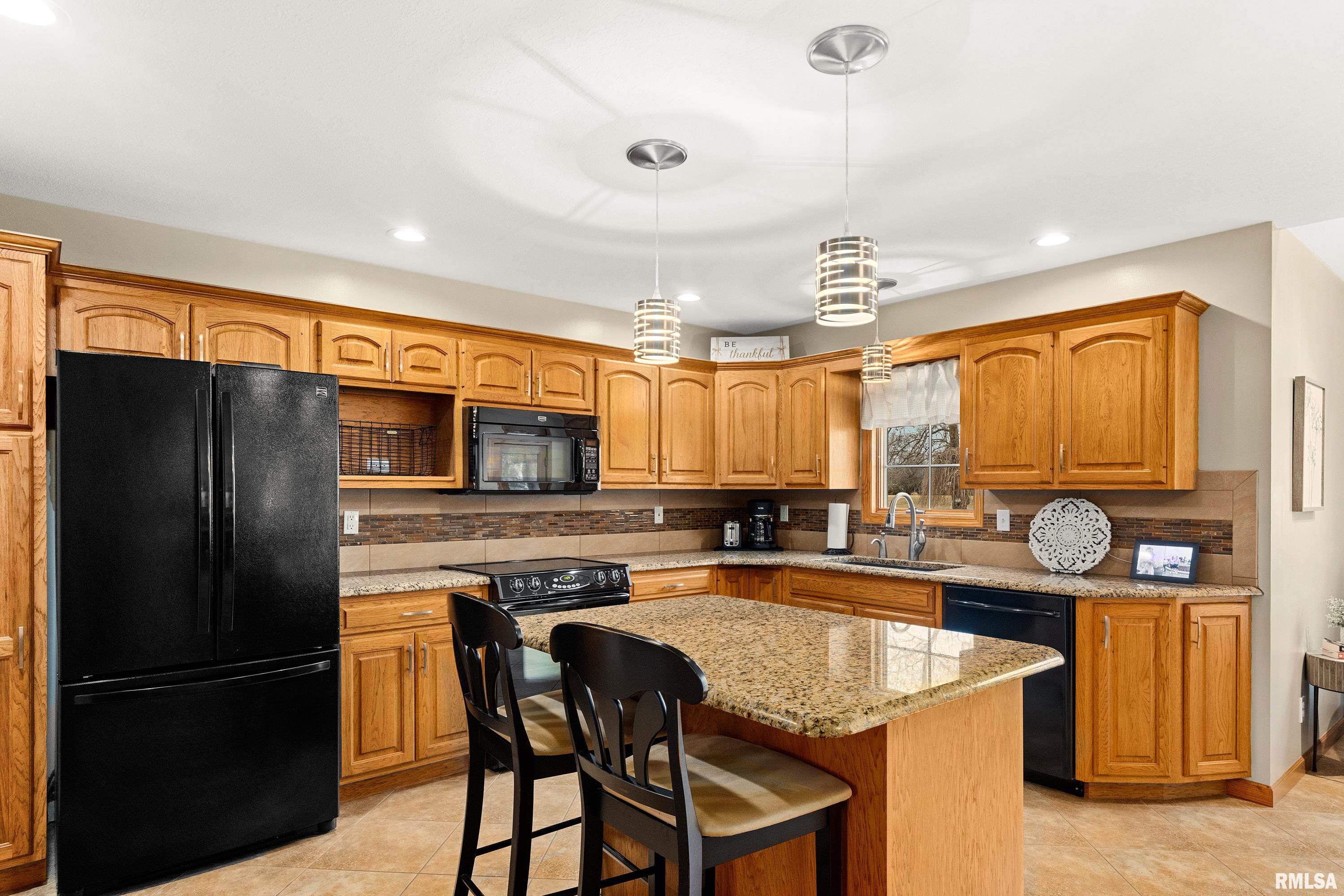 3316 Sheridan Road Pekin, IL 61554 - Photo 36 of 61