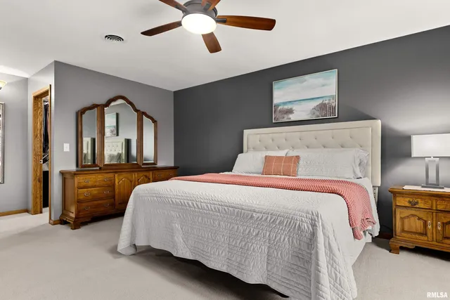 $369,500 | 3316 Sheridan Road, Pekin, IL 61554