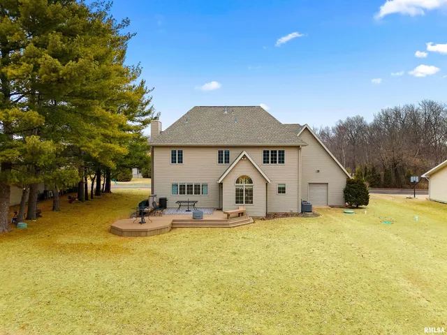 $369,500 | 3316 Sheridan Road, Pekin, IL 61554