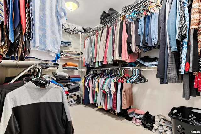 $369,500 | 3316 Sheridan Road, Pekin, IL 61554