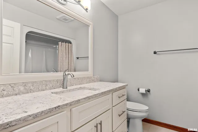 $369,500 | 3316 Sheridan Road, Pekin, IL 61554