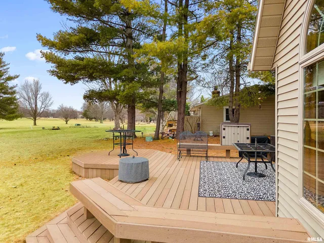 $369,500 | 3316 Sheridan Road, Pekin, IL 61554