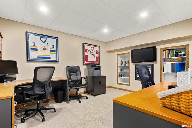 $369,500 | 3316 Sheridan Road, Pekin, IL 61554