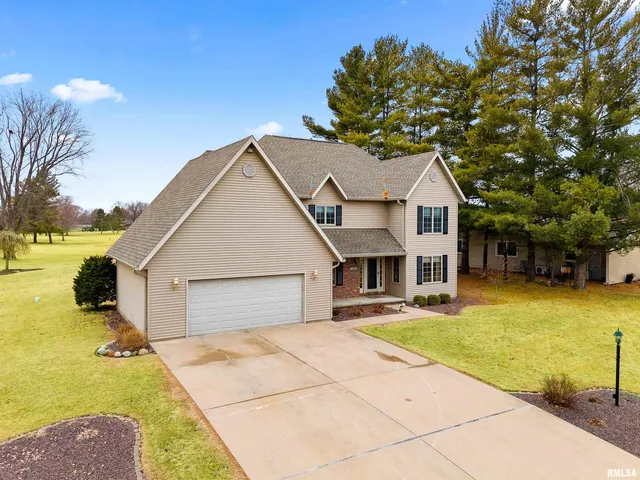 $369,500 | 3316 Sheridan Road, Pekin, IL 61554