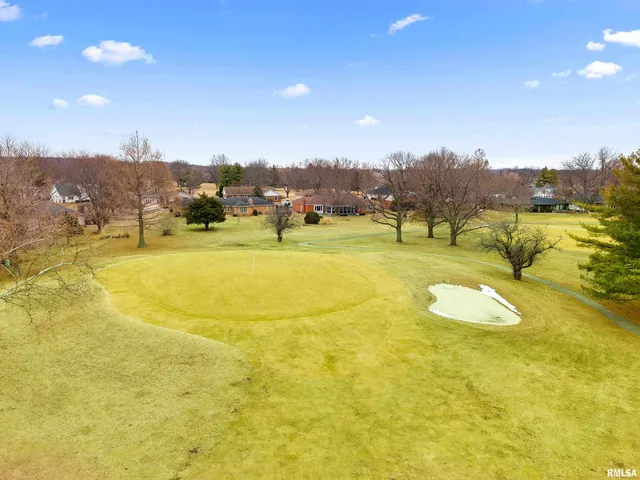 $369,500 | 3316 Sheridan Road, Pekin, IL 61554