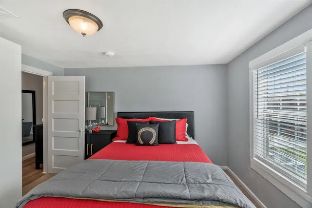 $239,000 | 519 Taylor Street, Arlington, TX 76011