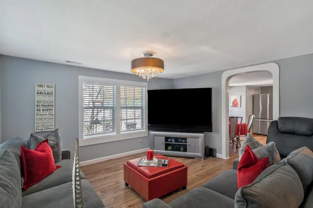 $239,000 | 519 Taylor Street, Arlington, TX 76011