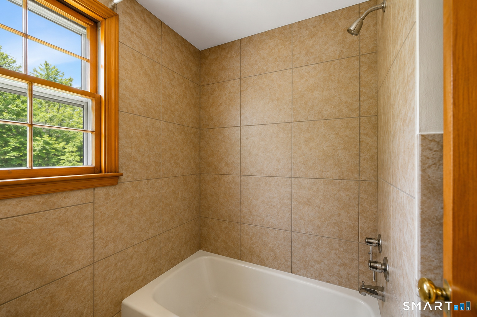 39 Maple Avenue Bloomfield, CT 06002 - Photo 6 of 9
