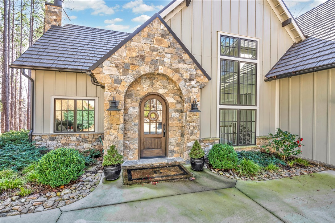 324 South Cove Road Sunset, SC 29685 - Photo 2 of 49