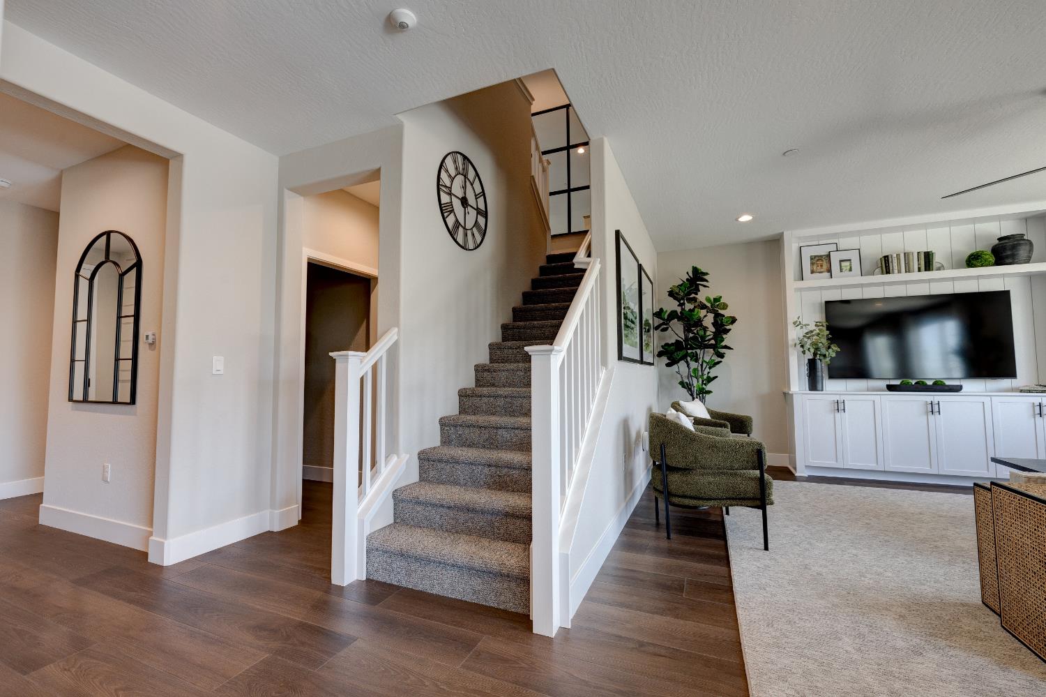 1179 Maclure Avenue Madera, CA 93636 - Photo 17 of 36 a view of entryway and hall