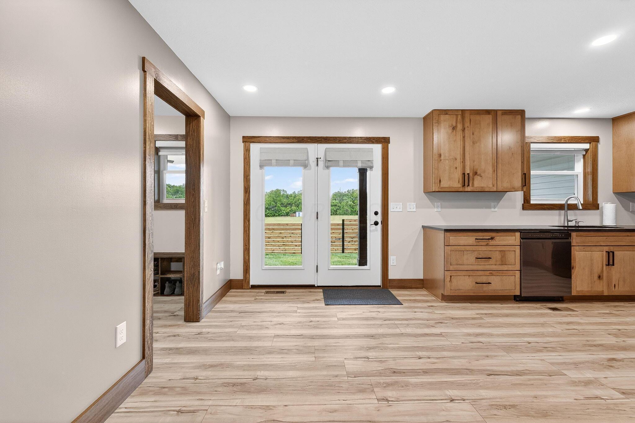 25461 Shoemaker Road Circleville, OH 43113 - Photo 29 of 61 25461 Shoemaker (Interior)-16