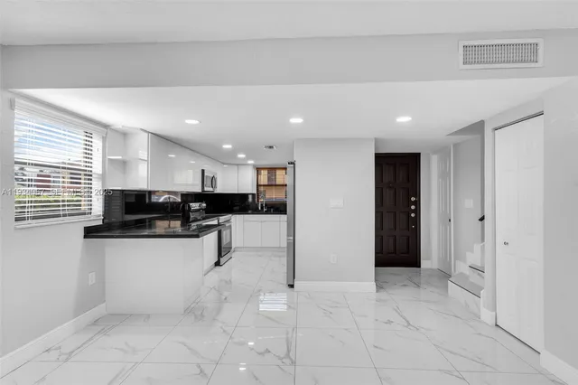 $3,100 | 5061 West 12th Lane, Hialeah, FL 33012