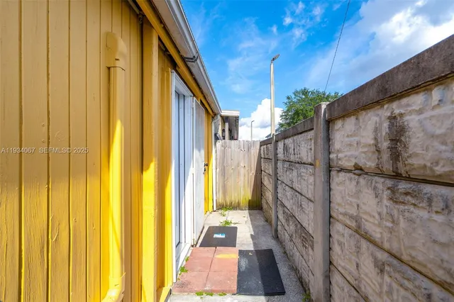 $3,100 | 5061 West 12th Lane, Hialeah, FL 33012