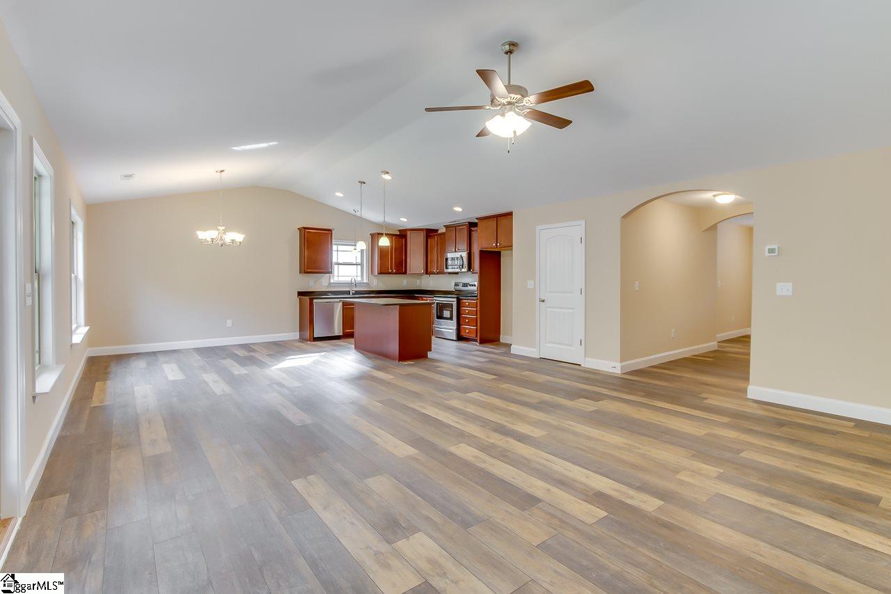 230 McCall Road Simpsonville, SC 29680 - Photo 11 of 36 Gallery Image 11