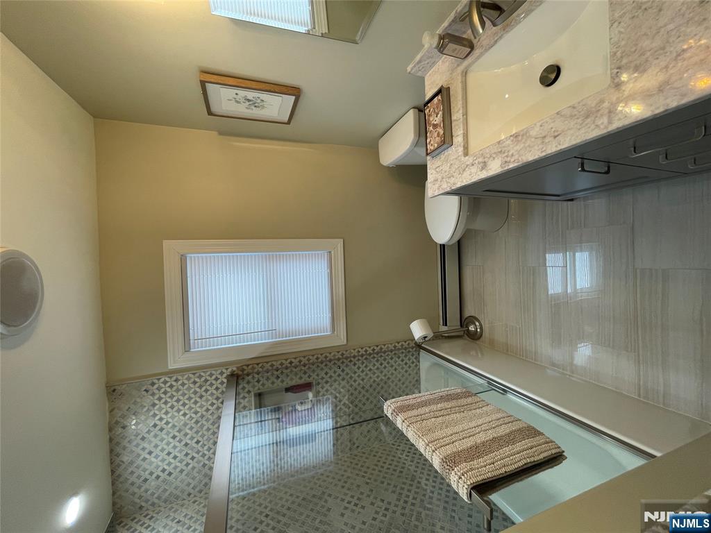 46 Sabina Street Little Ferry, NJ 07643 - Photo 14 of 28