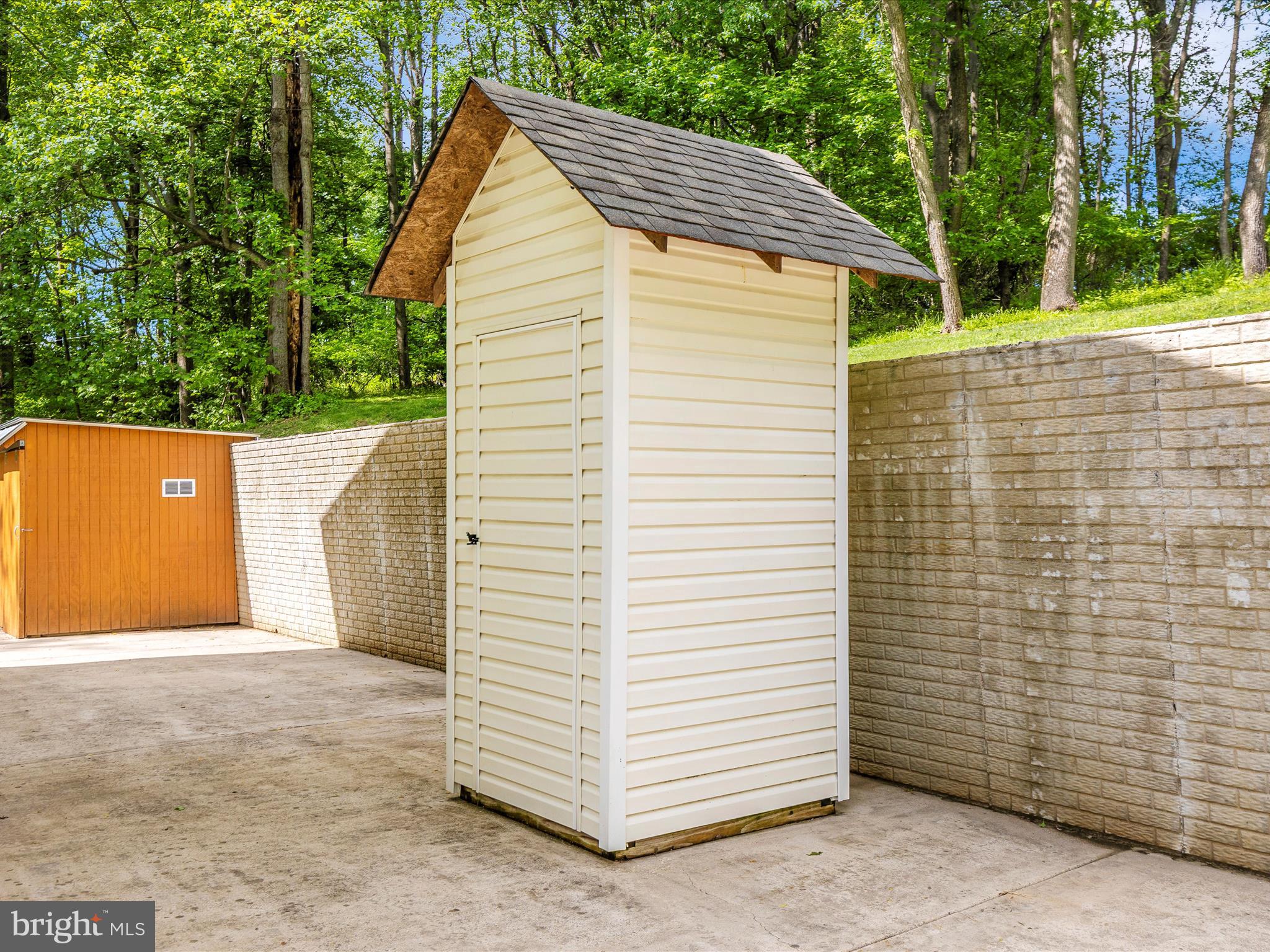 10433 Grindstone Run Road Myersville, MD 21773 - Photo 38 of 42 a view of a small space