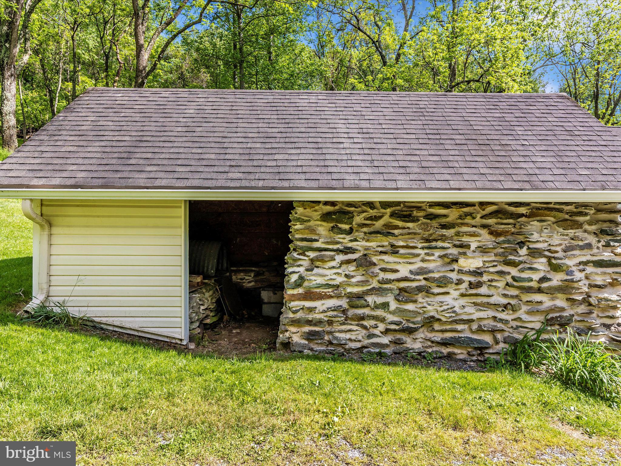 10433 Grindstone Run Road Myersville, MD 21773 - Photo 7 of 42