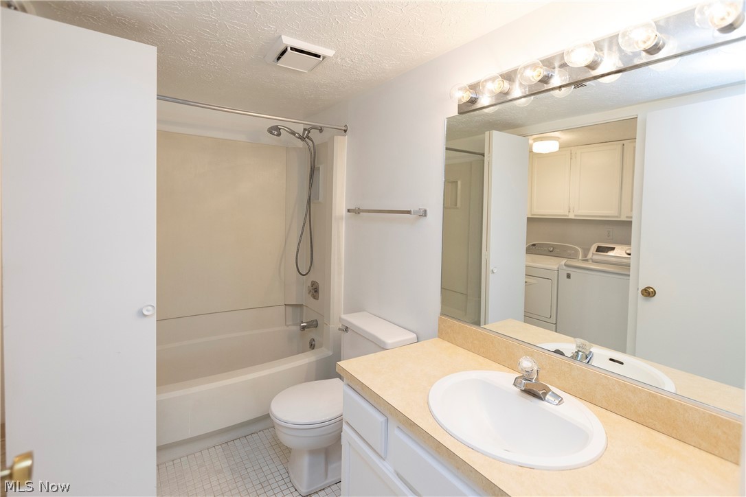 22938 Mastick Road, Unit 102 Fairview Park, OH 44126 - Photo 26 of 35