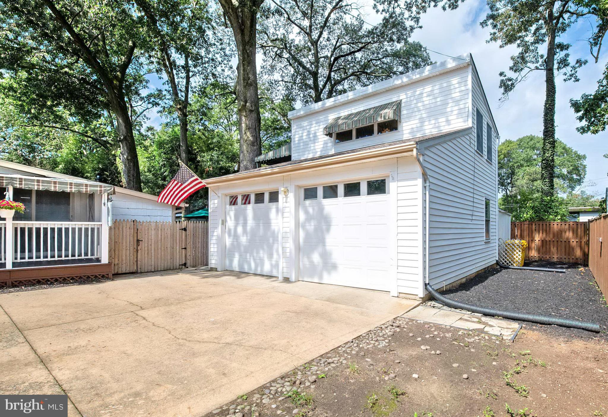 322 Oakwood Road Edgewater, MD 21037 - Photo 26 of 45 Oversized Garage with Guest or Airbnb suite