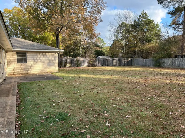 $2,200 | 1659 Riverwood Drive, Jackson, MS 39211
