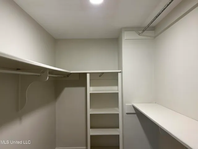 $2,200 | 1659 Riverwood Drive, Jackson, MS 39211