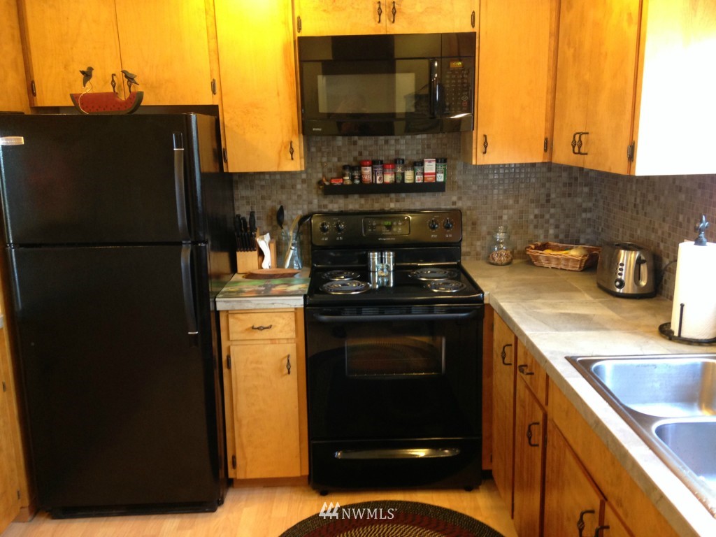 601 East Rauschert Road Grapeview, WA 98546 - Photo 11 of 18 Gallery Image 11