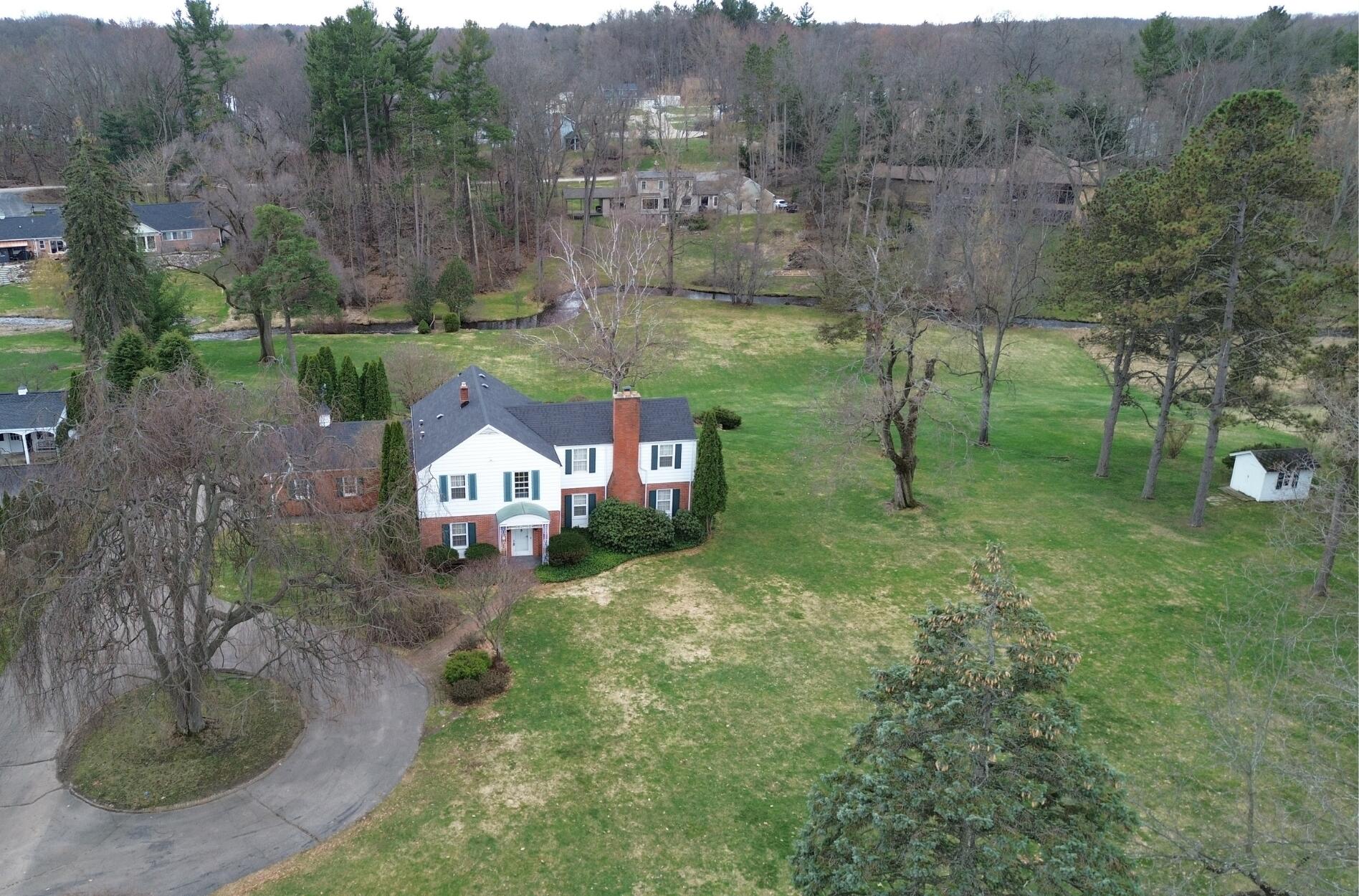 53 West Minges Road Battle Creek, MI 49015 - Photo 3 of 28 1