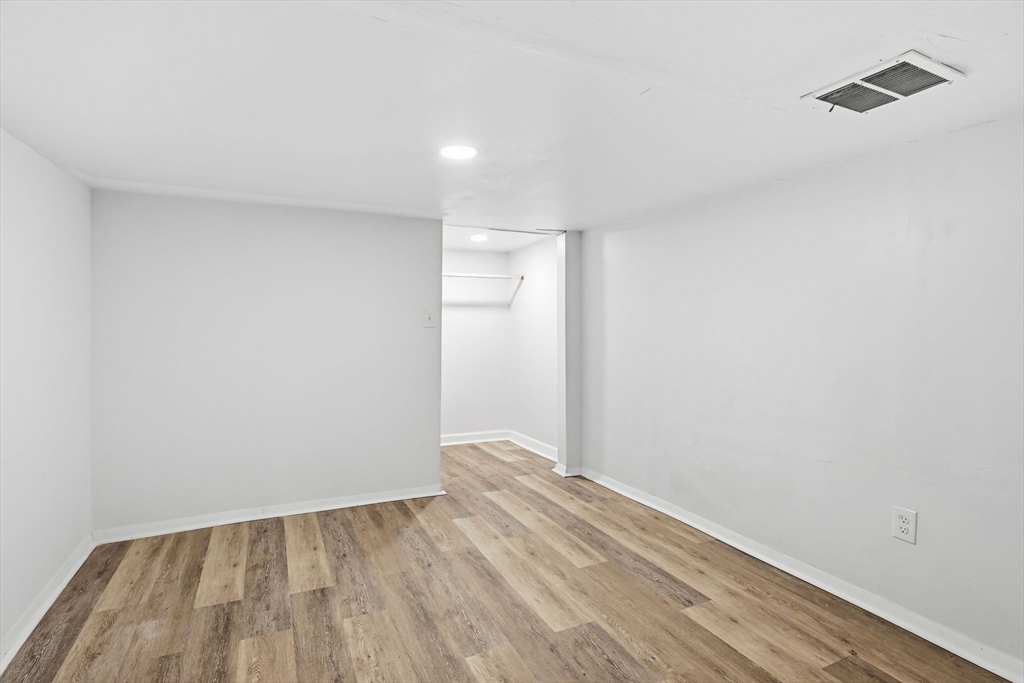 52 Lebanon Street Springfield, MA 01109 - Photo 32 of 42