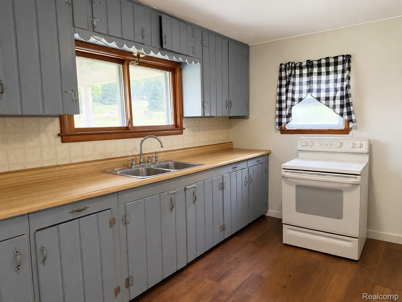 734 West Burnside Road Fostoria, MI 48435 - Photo 8 of 27 kitchen 1.jpg