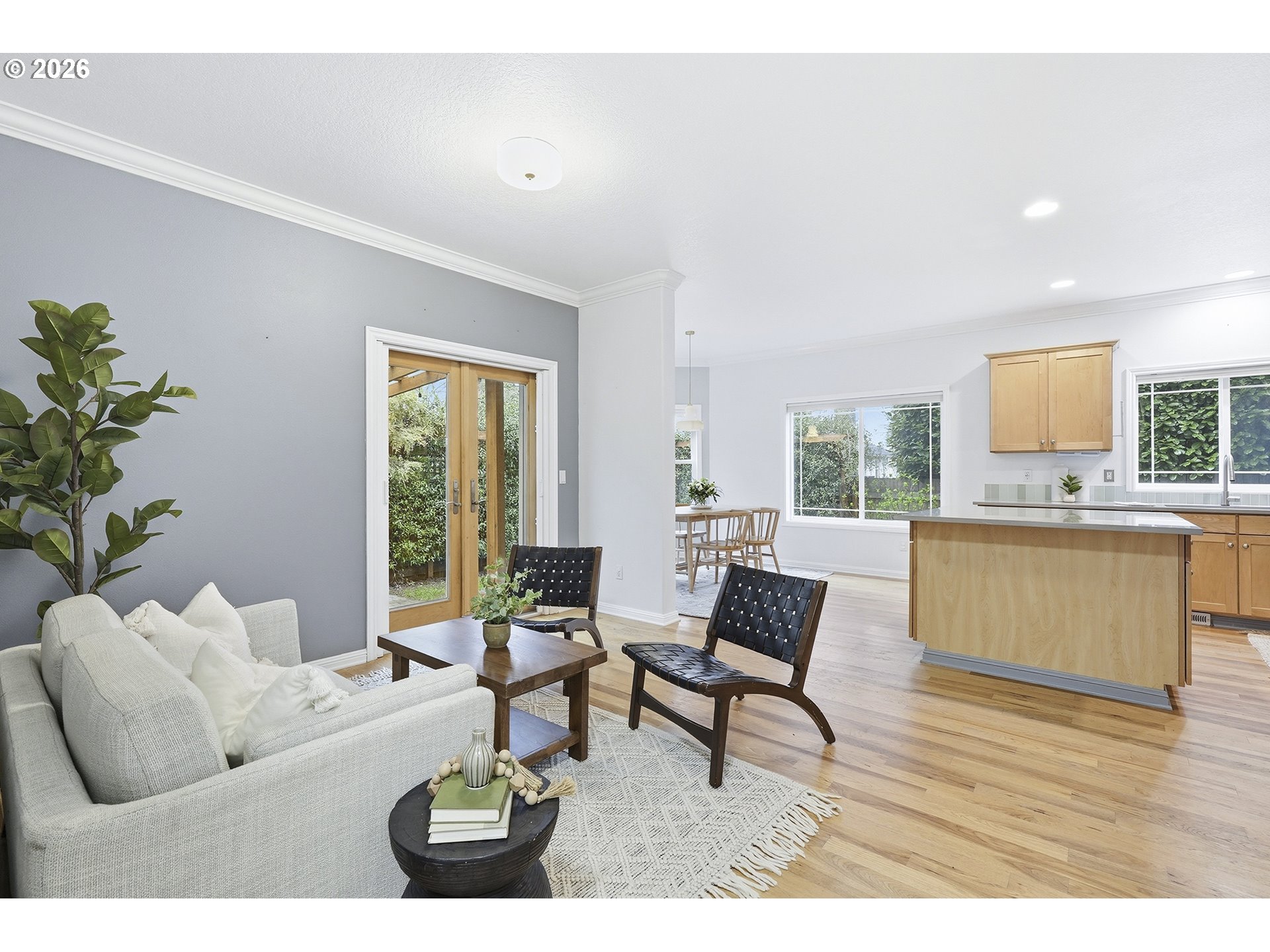 3307 North Terry Street Portland, OR 97217 - Photo 19 of 37 a living room with furniture and a large window